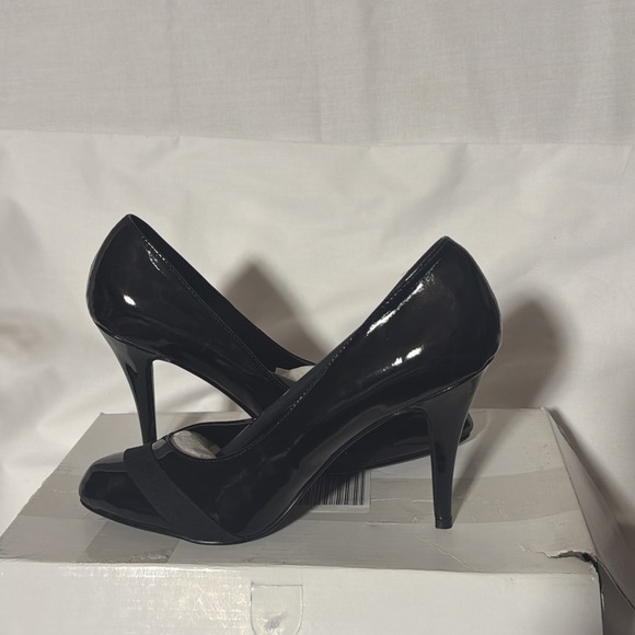 Chadwick's Women's  Black  Patent Leather  Heels 8.5 M - Picture 2 of 12